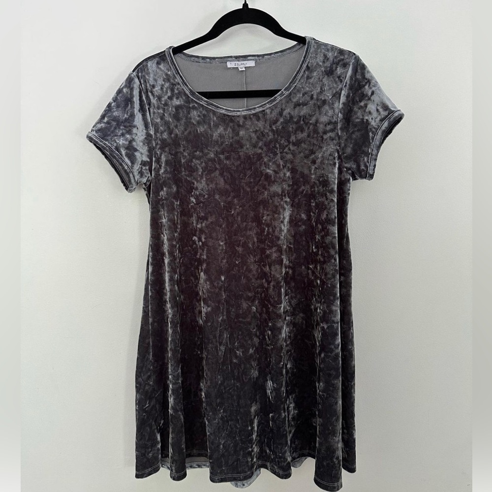 perfect condition velvet dress, so cute for winter and fall